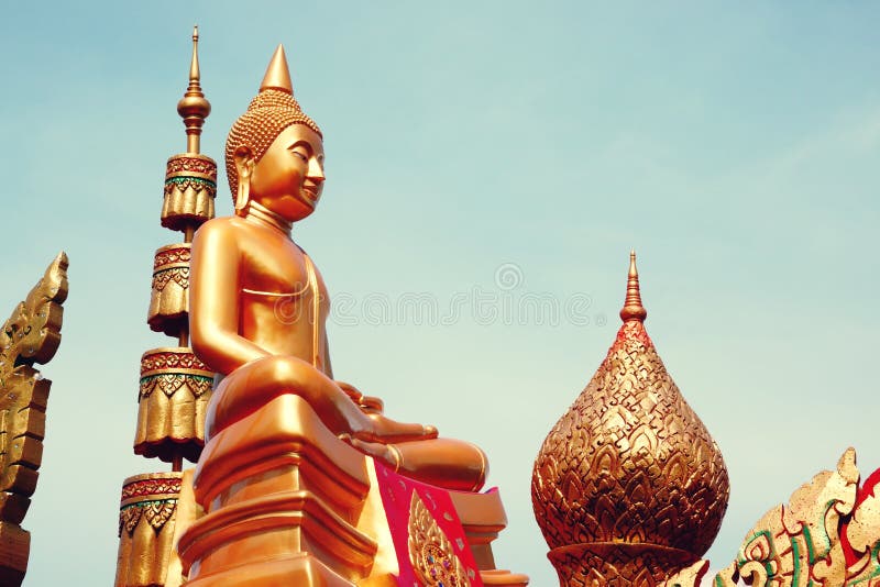 2018年12月07日,Thep Khunakon路,Na Mueang,Chachoengsao,在大学的菩萨雕象修士的 库存照片 2018年12月07日,Thep Khunakon路,Na Mueang,Chachoengsao,在大学的菩萨雕象修士的 库存照片