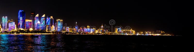 2018年7月-青岛,中国-为纳雷索夫山顶创造的青岛地平线新的lightshow 免版税图库摄影 2018年7月-青岛,中国-为纳雷索夫山顶创造的青岛地平线新的lightshow 免版税图库摄影