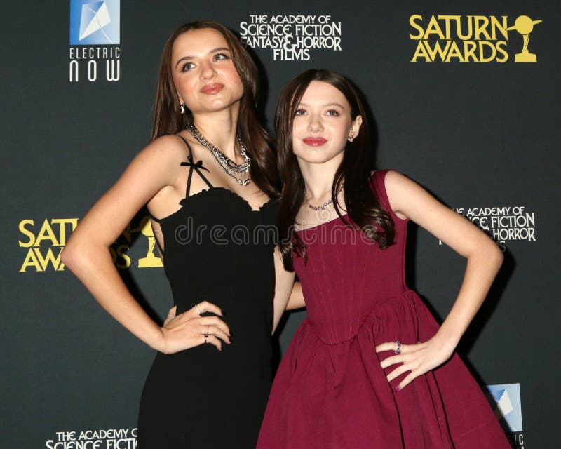 LOS ANGELES - FEB 4:  Madeleine McGraw, Violet McGraw at the 2024 Saturn Awards at the Burbank Convention Center on February 4, 2024 in Burbank, CA. LOS ANGELES - FEB 4:  Madeleine McGraw, Violet McGraw at the 2024 Saturn Awards at the Burbank Convention Center on February 4, 2024 in Burbank, CA