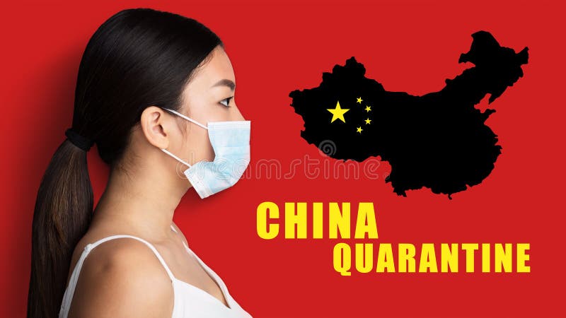 戴着医用防护面具的亚洲女孩 免版税库存照片 戴着医用防护面具的亚洲女孩 免版税库存照片
