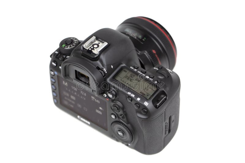 日本东京22 04 2020:DSLR相机佳能标记5D IV，佳能EF-50mm 1 2 USM 库存照片
