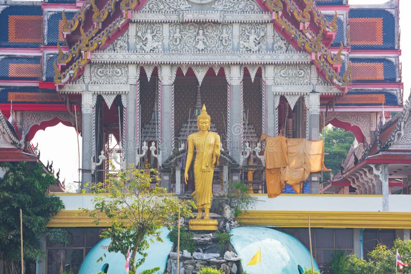曼谷，泰国- 2016年1月20日：佛教徒寺庙沿晁Phra Ya河的在曼谷 一次参观向曼谷不会是 免版税库存照片