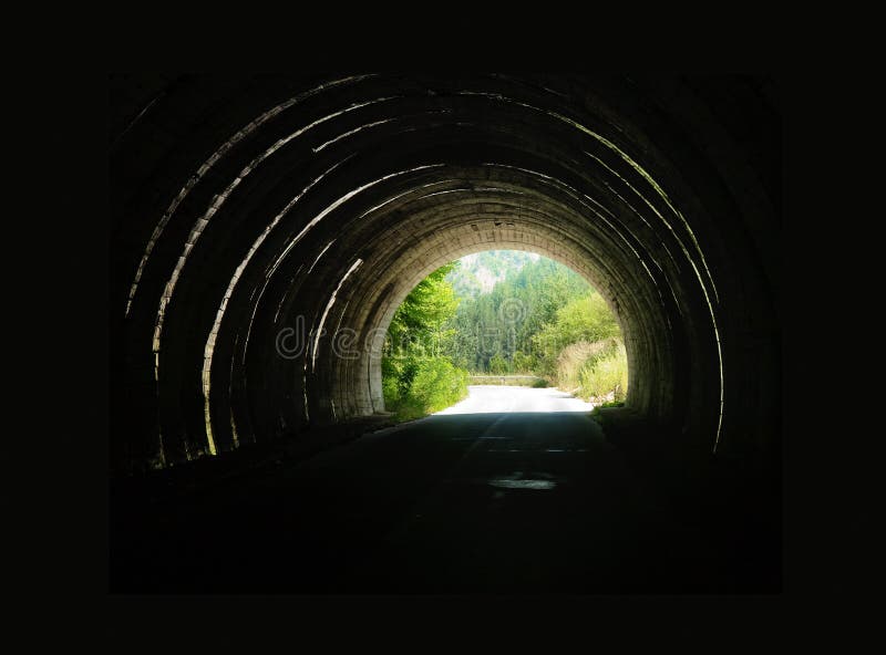 末端轻的隧道