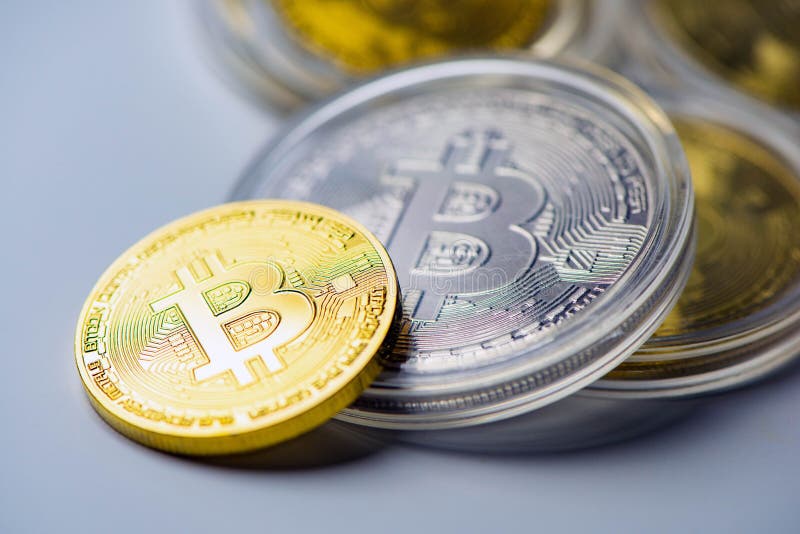 比特币自6月以来首次突破70000 库存图片