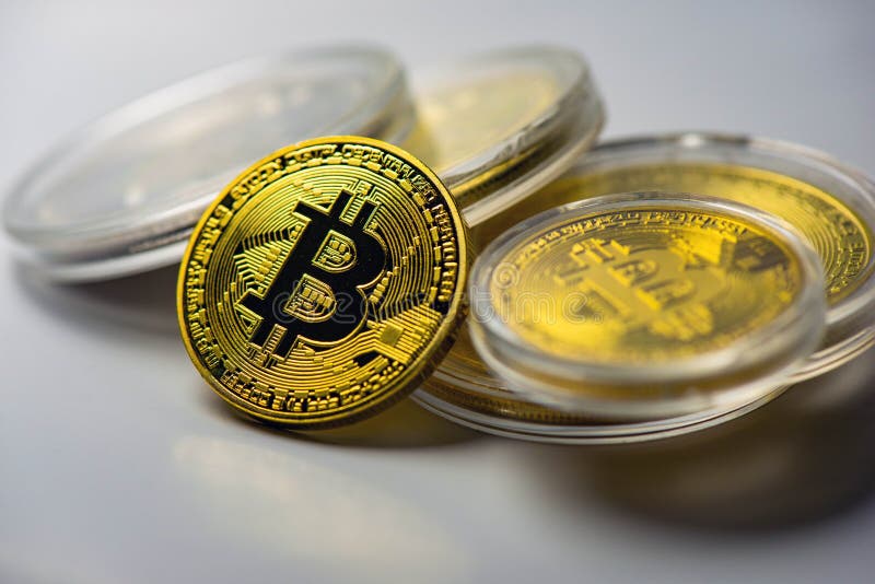 比特币自6月以来首次突破70000 库存照片