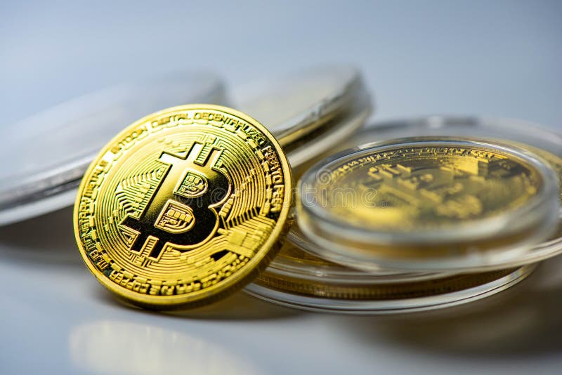 比特币自6月以来首次突破70000 库存照片