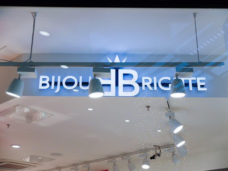 比茹布里吉特店面 Bijoux Brigitte是珠宝商,在欧洲珠宝和时尚配饰领域的市场领先者 免版税库存图片 比茹布里吉特店面 Bijoux Brigitte是珠宝商,在欧洲珠宝和时尚配饰领域的市场领先者 免版税库存图片