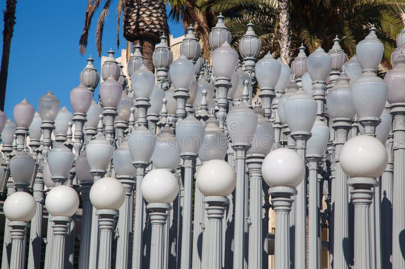 由克里斯负担的都市光在LACMA -洛杉矶郡艺术馆，大岩石， 2017年