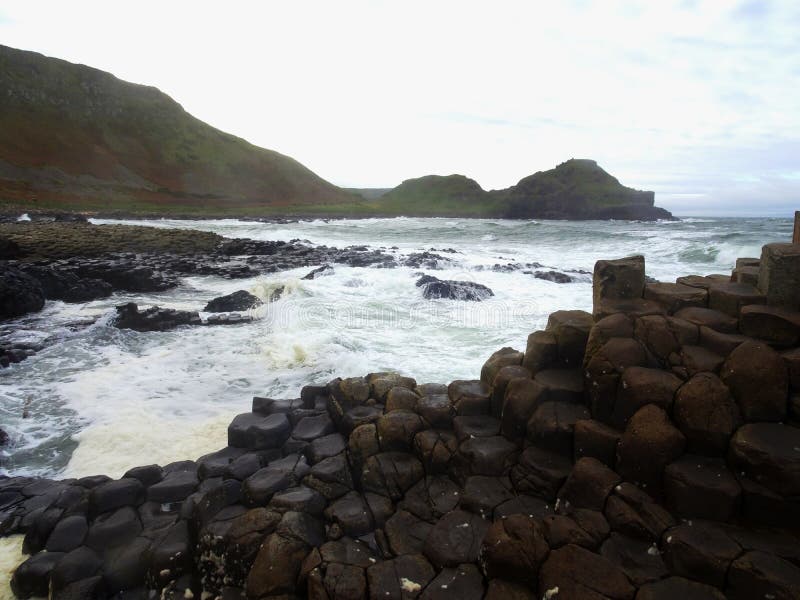 环境美化在爱尔兰的北部的著名GiantÂ的堤道 免版税库存照片