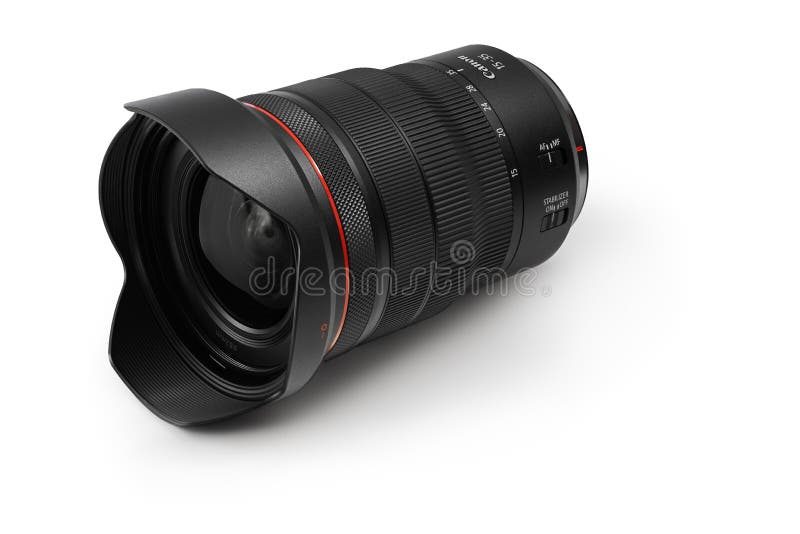 瓦尔纳保加利亚8月04日2020年 : 佳能rf 1535mm f 28l的图像为乌斯姆透镜，白色背景. 佳能是世界最大的 免版税图库摄影