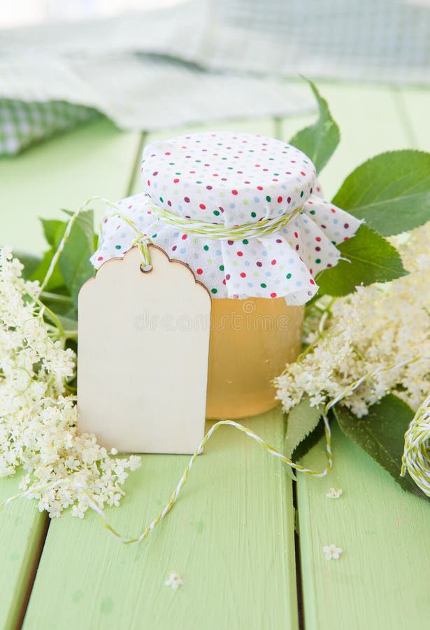 自制黑接骨木果酱 图库摄影