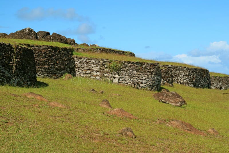 石议院遗骸Orongo村庄的，礼仪中心考古学站点在复活节岛，智利的