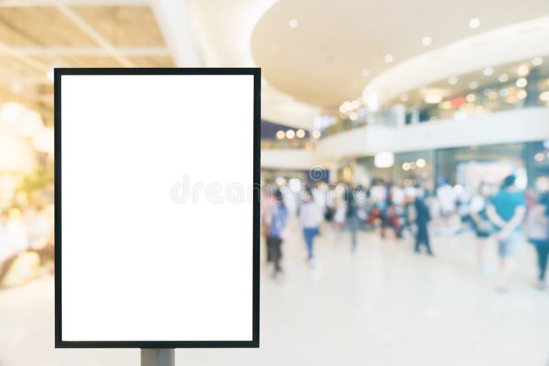 空白的嘲笑与拷贝空间的垂直的海报广告牌标志您的正文消息或内容的在现代商城 图库摄影