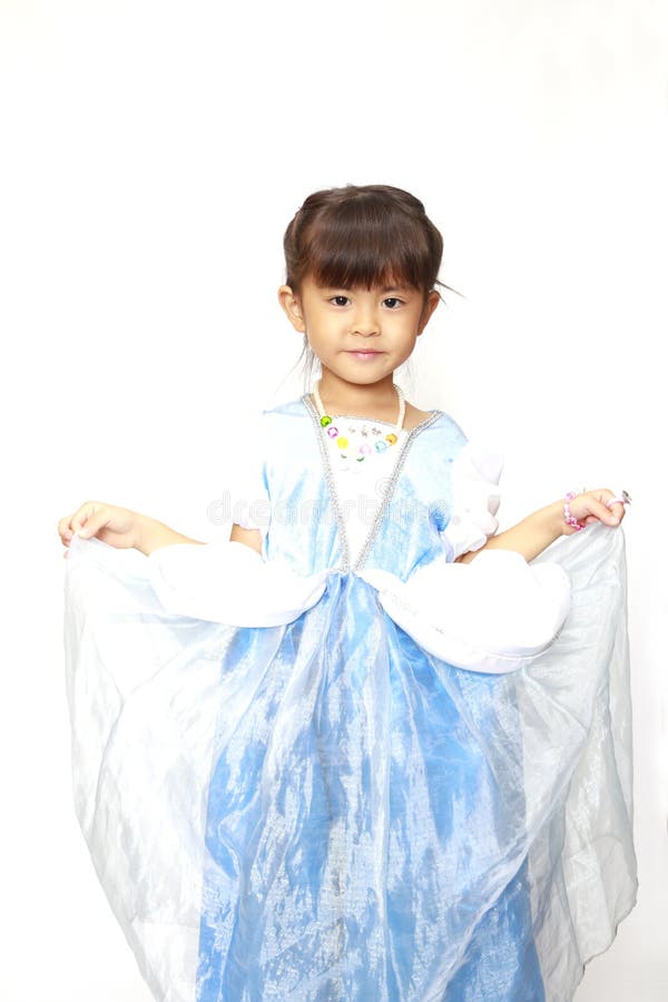 穿裙子的日本女孩 免版税库存图片