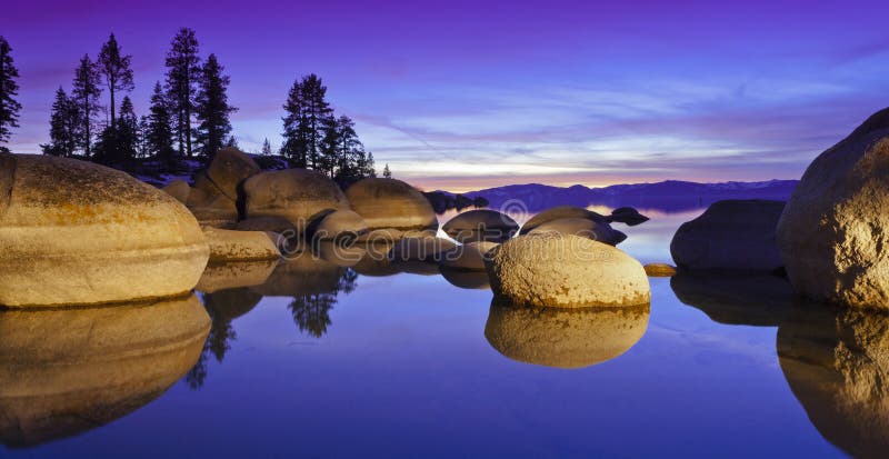 紫色Tahoe日落 库存照片