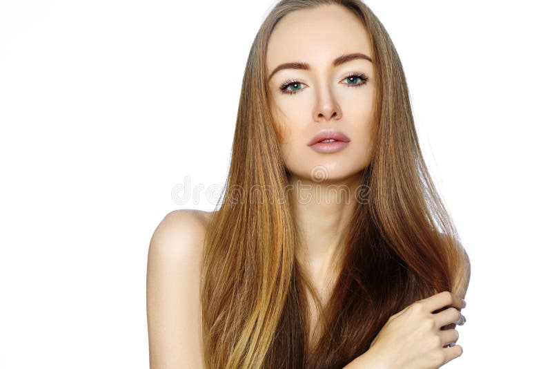 美丽的妇女画象有完善的干净的皮肤的 温泉神色、健康和健康面孔 每日构成 Skincare惯例 库存照片 美丽的妇女画象有完善的干净的皮肤的 温泉神色、健康和健康面孔 每日构成 Skincare惯例 库存照片