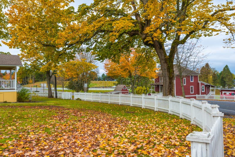 美国小镇秋色 免版税库存照片