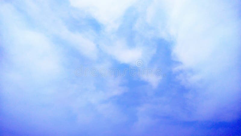 èŒä¸šå¥³éª‘手骑ç€é©¬ç–¾é©°ã€‚æ—¥è½æ—¶ï¼Œå¥³å©åœ¨ç«žæŠ€åœºéª‘é©¬ã€‚é©¬è¹„åˆ›é€ äº†å¾ˆå¤šã€‚èŒä¸šå¥³éª‘手骑ç€é©¬ç–¾é©°ã€‚æ 免版税图库摄影 èŒä¸šå¥³éª‘手骑ç€é©¬ç–¾é©°ã€‚æ—¥è½æ—¶ï¼Œå¥³å©åœ¨ç«žæŠ€åœºéª‘é©¬ã€‚é©¬è¹„åˆ›é€ äº†å¾ˆå¤šã€‚èŒä¸šå¥³éª‘手骑ç€é©¬ç–¾é©°ã€‚æ 免版税图库摄影