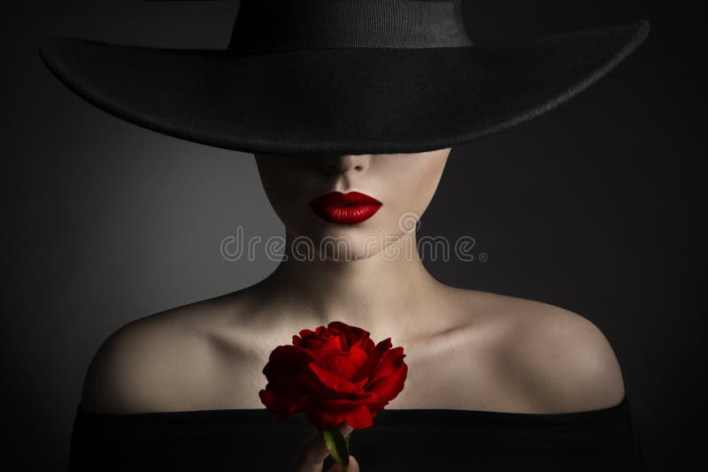 英国兰开斯特家族族徽花妇女嘴唇和黑帽会议，时装模特儿秀丽 库存照片