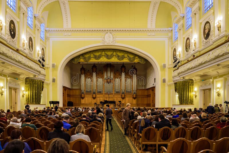 莫斯科，俄罗斯12月， 30日2017年：莫斯科Tchaikovsky音乐学院的大厅 阶段的看法