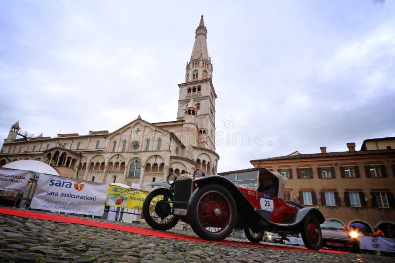 蓝旗亚汽车,Mille Miglia,历史的赛车,摩德纳,2019年5月 库存图片 蓝旗亚汽车,Mille Miglia,历史的赛车,摩德纳,2019年5月 库存图片