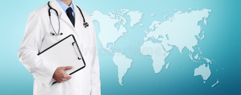 蓝色世界地图复制空间背景上隔离带听诊器和剪贴板的医生