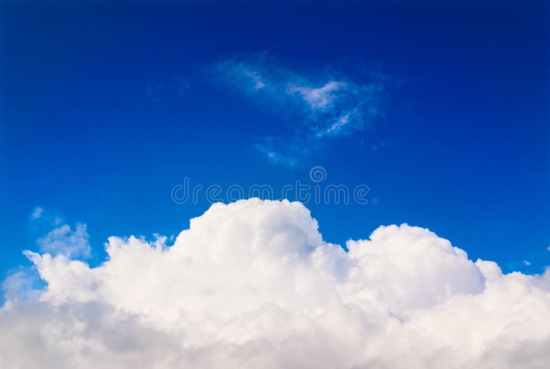 蓝色云彩天空