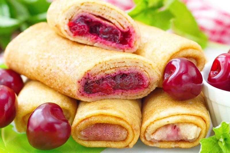 Download 薄煎饼用新鲜的樱桃 库存照片. 图片 包括有 樱桃, 烹调, 背包, 蛋糕, 堵塞, 食物, 油煎, 薄煎饼 - 72357412