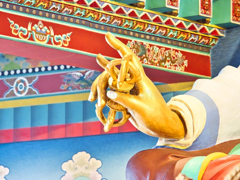 藏传佛教寺庙千佛寺释伽牟尼佛像法国编辑类照片. 图片包括有上帝