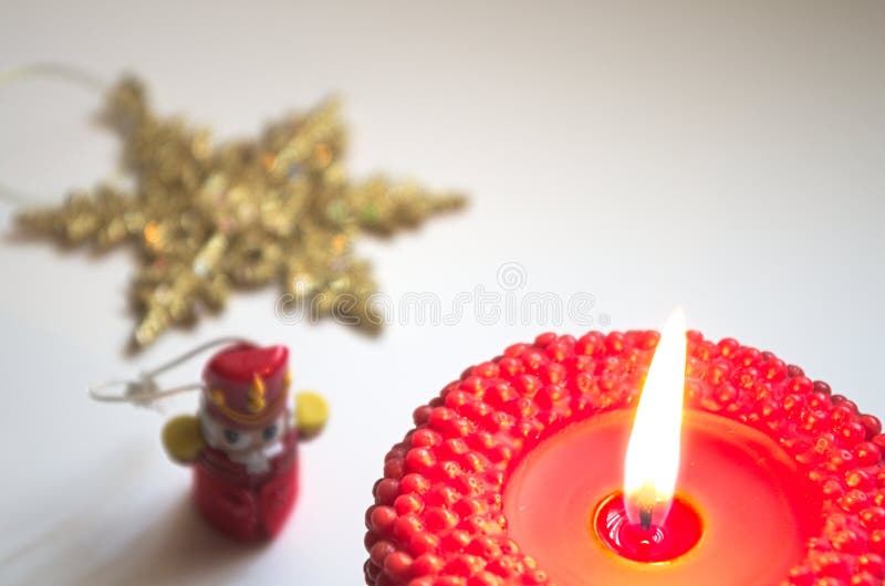 Download 蜡烛红色xmas 库存照片. 图片 包括有 别致, 红色, 活动, 火焰, 装饰, 竹子, 丝带, 欢乐 - 72367806