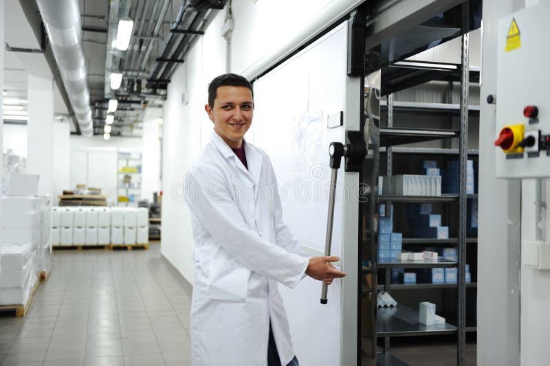 行业现代冰箱 免版税图库摄影