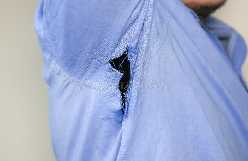 衬衫. 需要修理和缝纫的旧衣服男人 库存照片. 图片 包括有 失去, 成功, 衣物, 事业, 员工, 男人 193132756