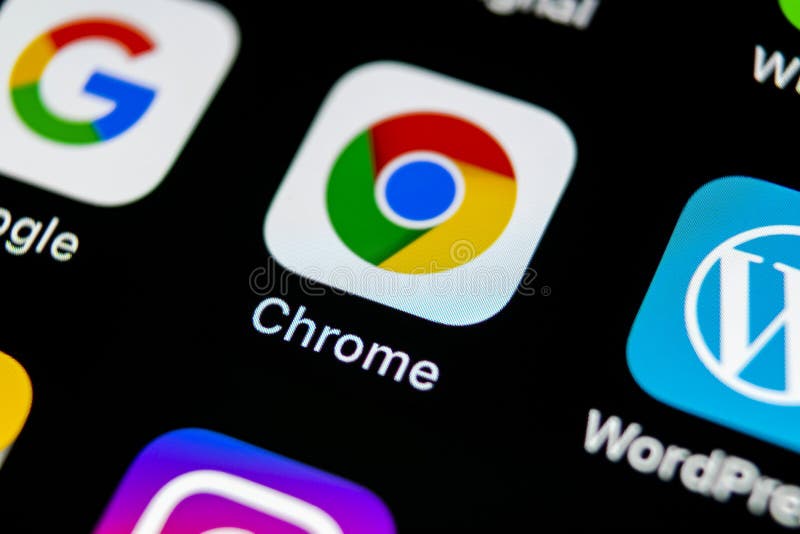 谷歌镀铬物在苹果计算机iPhone x屏幕特写镜头的应用象 谷歌镀铬物app象 谷歌镀铬物应用 束起通信有概念的交谈媒体人社交 库存图片 谷歌镀铬物在苹果计算机iPhone x屏幕特写镜头的应用象 谷歌镀铬物app象 谷歌镀铬物应用 束起通信有概念的交谈媒体人社交 库存图片
