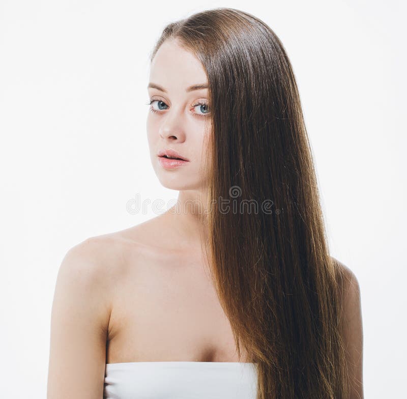 画象秀丽头发年轻演播室的美好的妇女面孔关闭白色的 图库摄影 画象秀丽头发年轻演播室的美好的妇女面孔关闭白色的 图库摄影