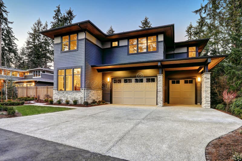 豪华新建工程家在Bellevue, WA 图库摄影
