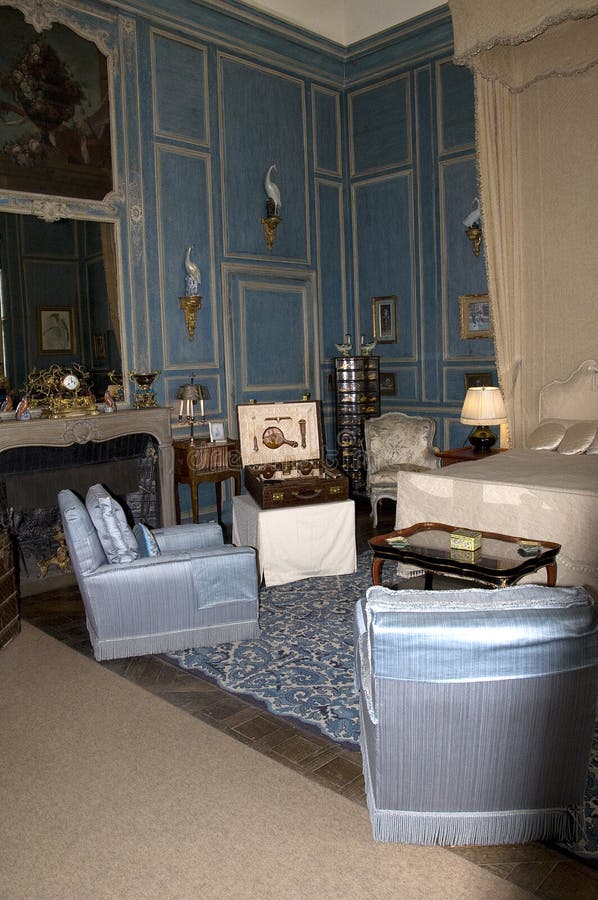 里氏古堡蓝色被镶板的卧室