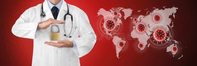 锁定概念医生手上挂着挂锁，挂着世界地图，红色背景中的冠状病毒符号图标，复制空间和