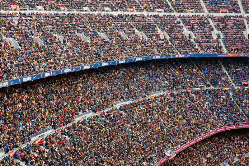 阵营Nou体育场的全视图足球比赛的在Futbol俱乐部巴塞罗那之间 免版税库存照片 阵营Nou体育场的全视图足球比赛的在Futbol俱乐部巴塞罗那之间 免版税库存照片
