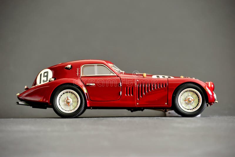 阿尔法・罗密欧8C 2900B #19 24H Frankreich, 1938年-右边 免版税库存照片