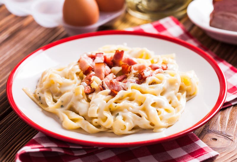 面团tagliatelle carbonara 库存图片 面团tagliatelle carbonara 库存图片
