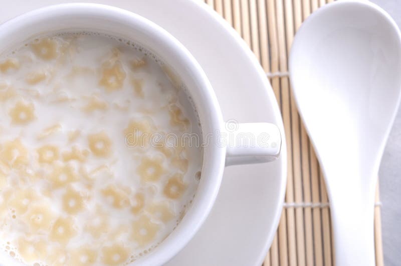 面食牛奶汤 库存图片