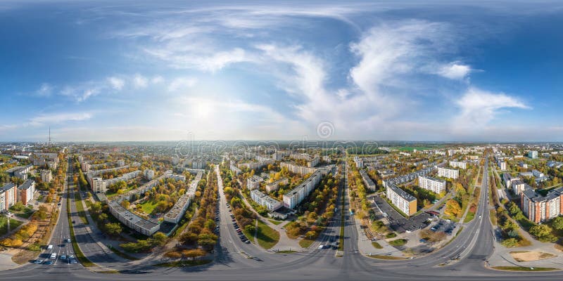 高空全无缝球形hdri 360全景道路交界处交通景观 库存照片