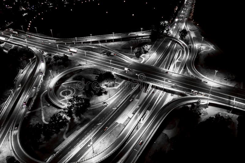 高速公路高速公路交通路口夜景 免版税图库摄影 高速公路高速公路交通路口夜景 免版税图库摄影