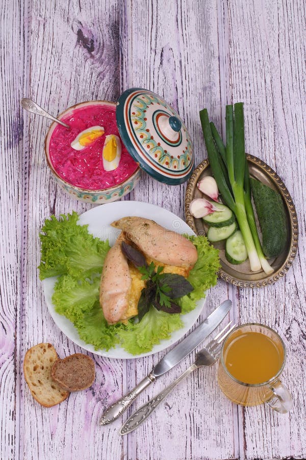 鸡胸脯烘烤用乳酪,递交与菜 库存照片