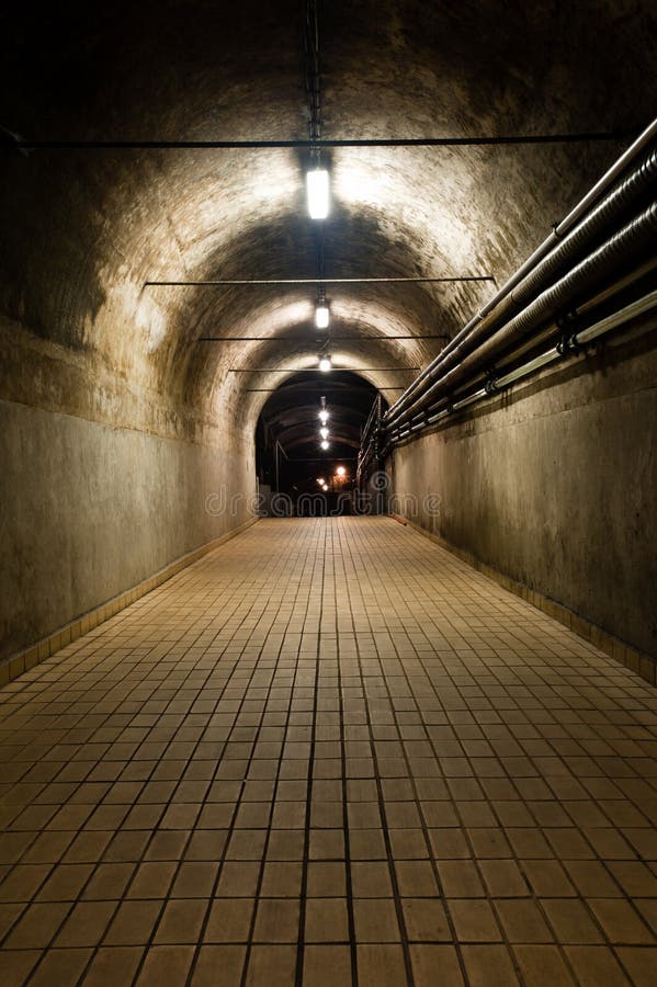 黑暗的隧道