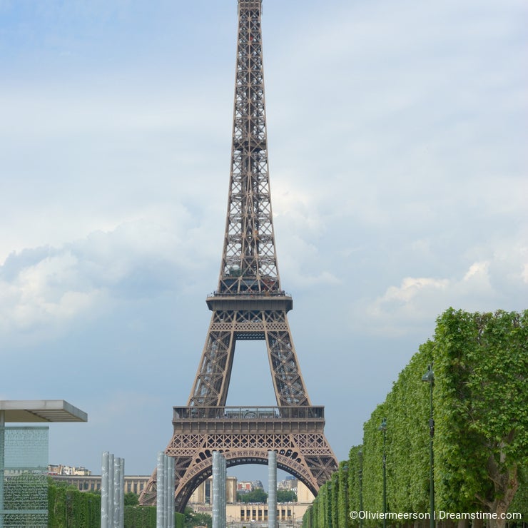 Eiffel tower, summertime