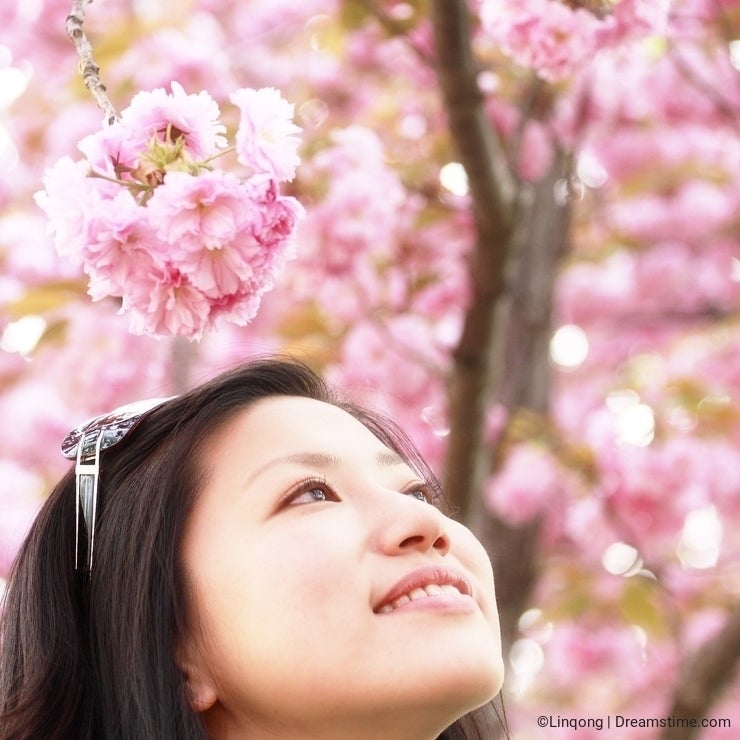 Asian girl in the spring outing