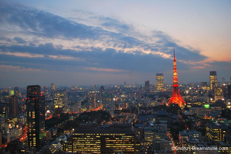 Cityscape view of Tokyo city during dusk