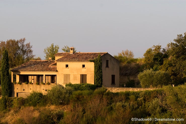 Small Provence villa in morning