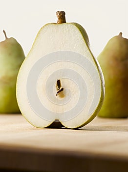 1 pear sliced on two